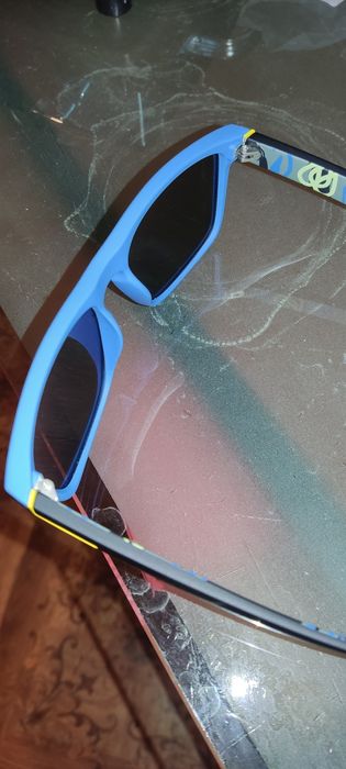 Очки солнцезащитные