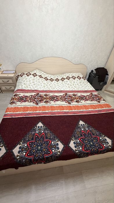 Продам спальный гарнитур
