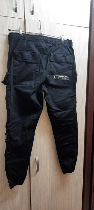 Pantaloni de drumetie