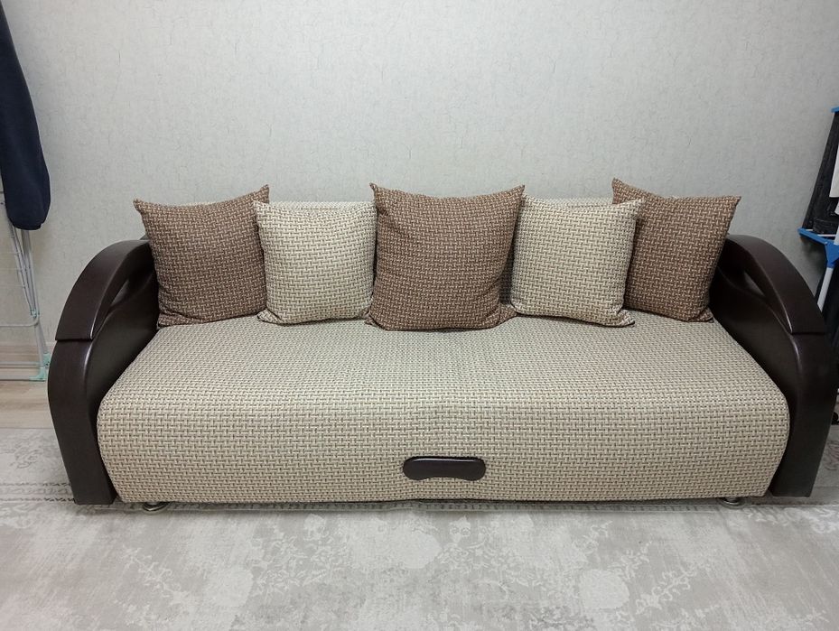 Продам срочно диван раскладной книжка