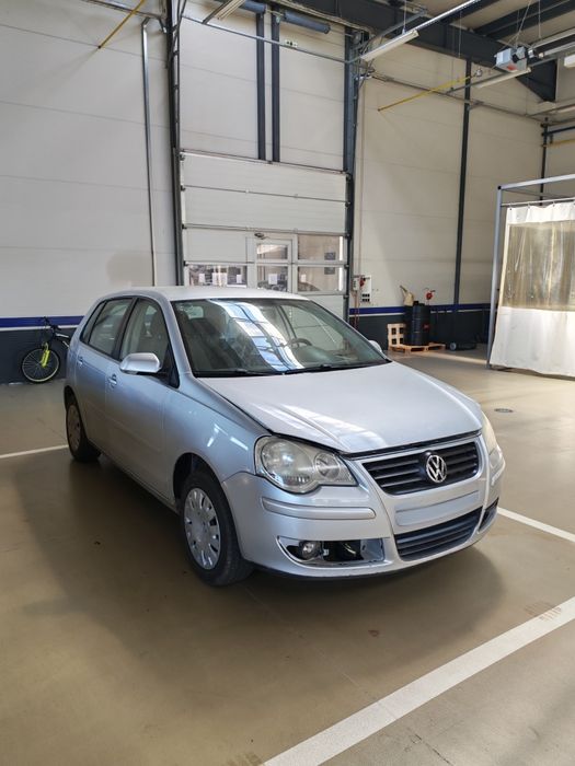 Vând vw polo 1.4 fsi 2005lanț sărit de la punct culbuctori terminați chiulasă distribuție caroserie  foarte bună