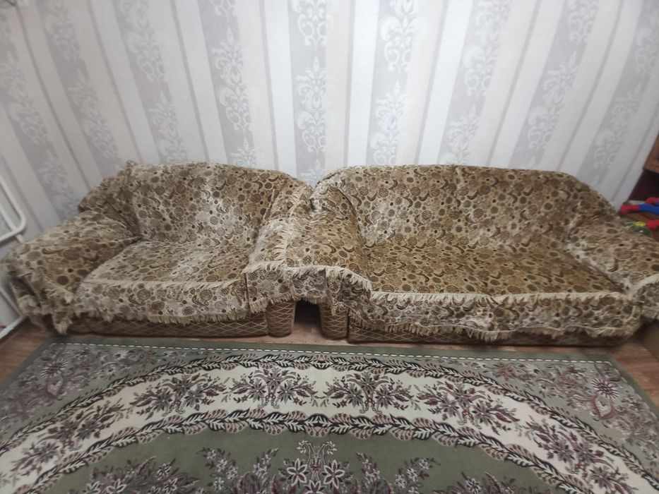 Диваны с дивантеками