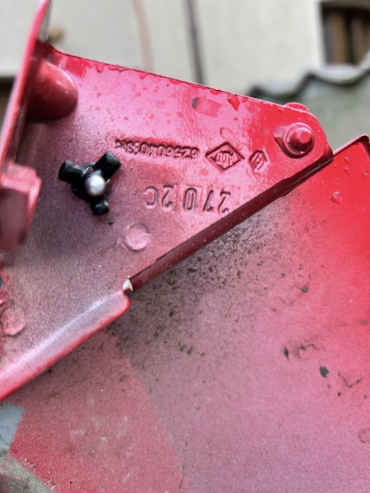 Aripa dreapta fata Renault Clio 5 cu defect