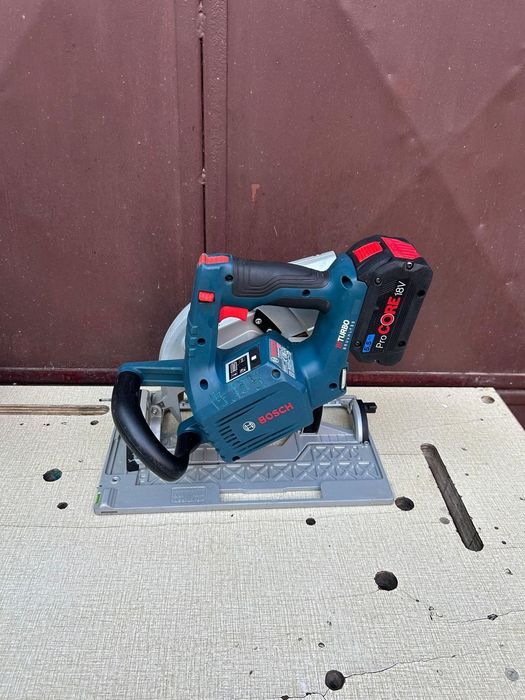 Fierastrau circular Bosch GKS 18V-68 GC