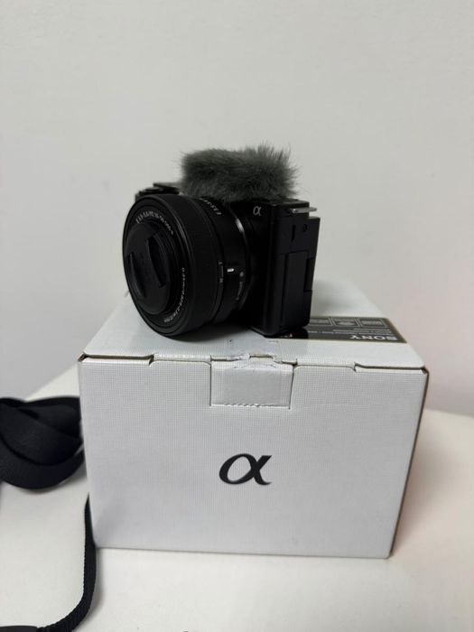 Камера Sony ZV-E10 Kit