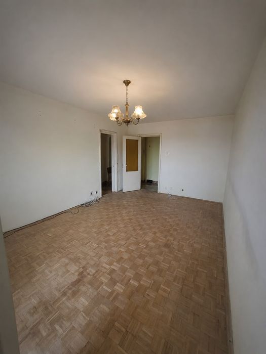 Apartament 3 camere decomandat | 72,3 mp | Etaj 7/10 | CV9 – Craiovița Nouă | Vedere superbă — fotografia 3