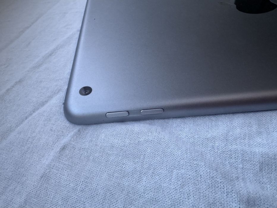 Vând ipad 5. 2017. Wifi