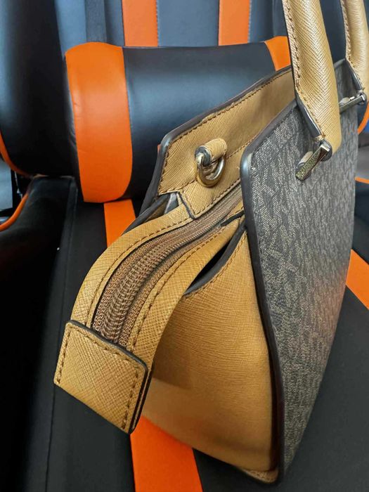 Оригинална чанта Michael Kors – отлично състояние