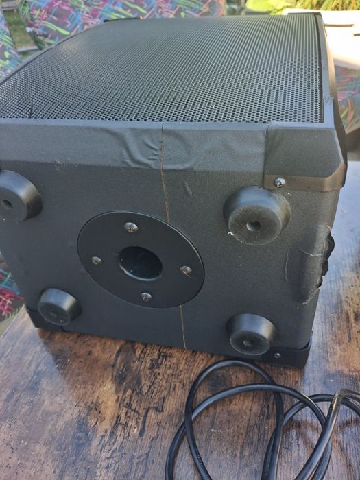 Boxa portabila activa  cu acumulator  BST