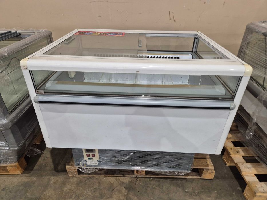Хоризонтален фризер за сладолед, минусова витрина UGUR UHD-200FR