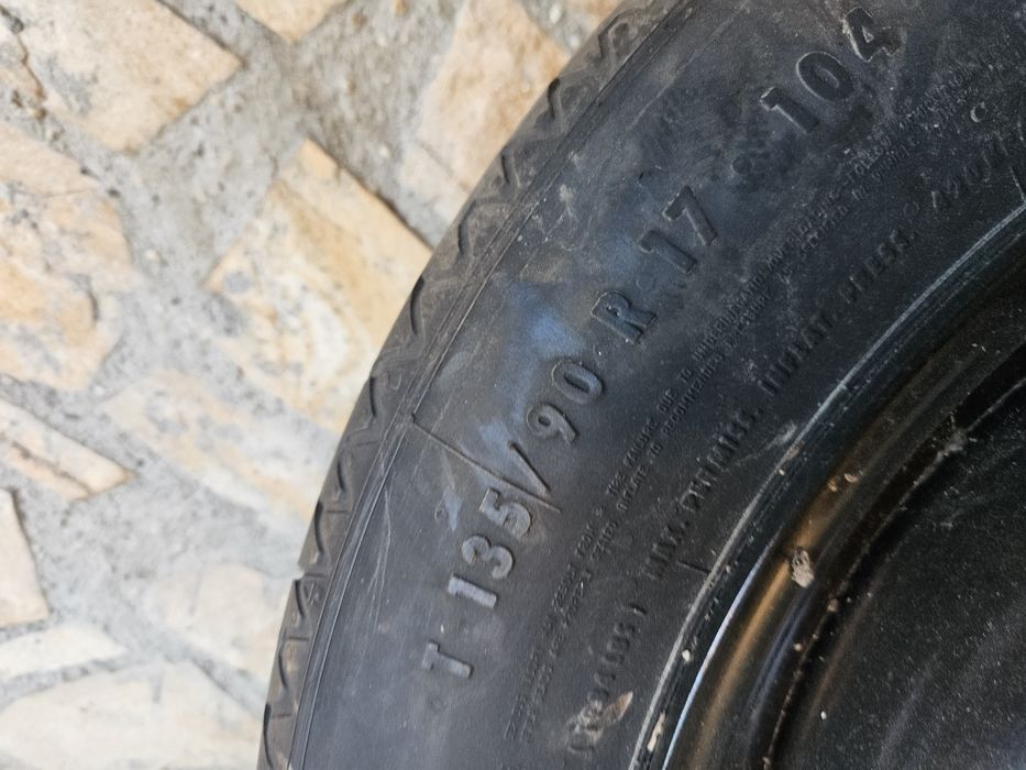 Резервна гума патерица за Nissan Qashkai 135 90 17