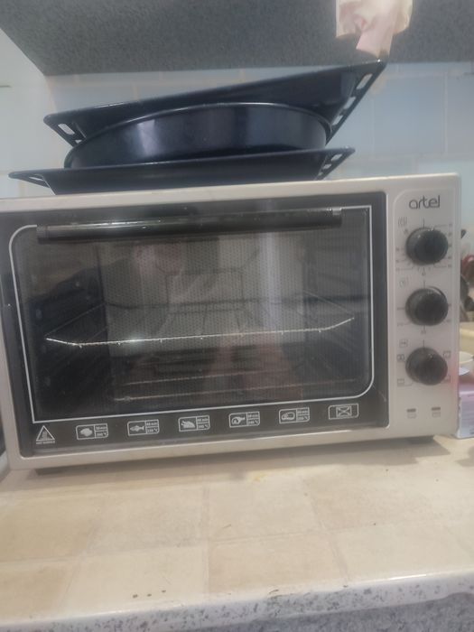 Продам электропечь artel