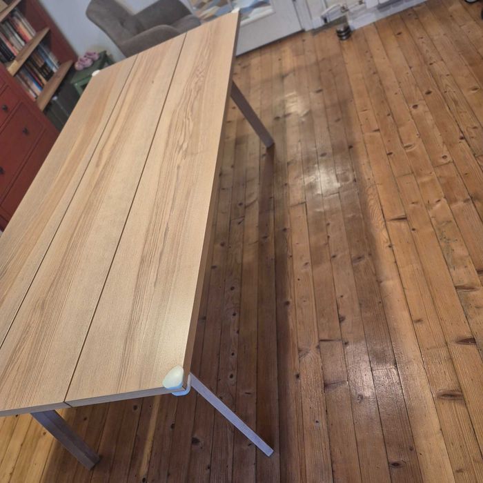 Продавам трапезарна маса IKEA YPPERLIG 90x200