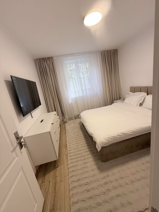 Vand apartament 3 camere Calea Bucuresti