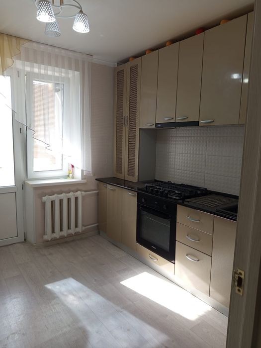 Продам 4 комнатную квартиру.