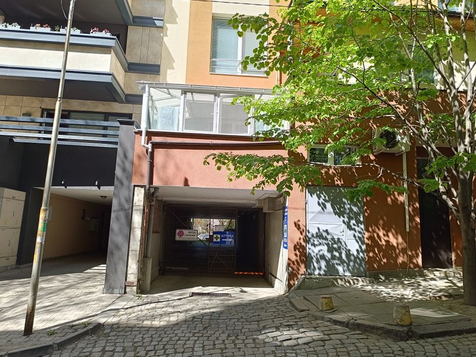 Дава се под наем Гараж / Паркомясто в София, Банишора - 15 кв.м за 76.5 € - Снимка #3