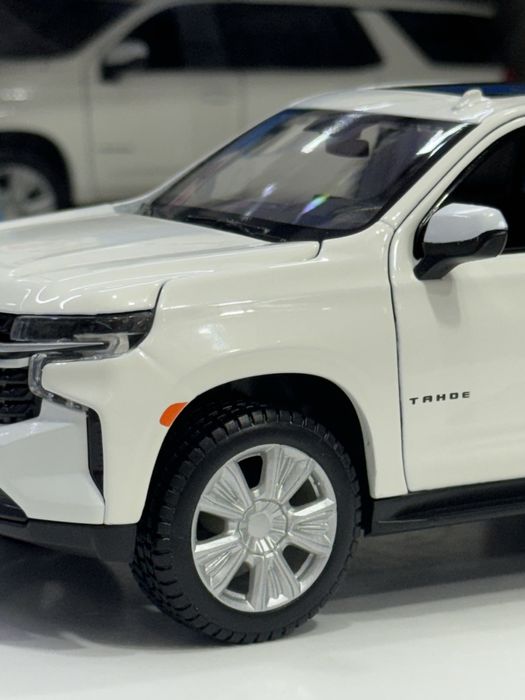 TAHOE 1:24 mashtab Металлические модели автомобилей  Maisto