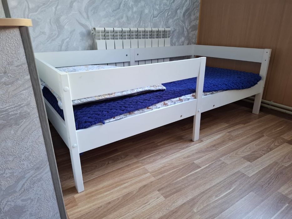 Детская кровать с матрасом