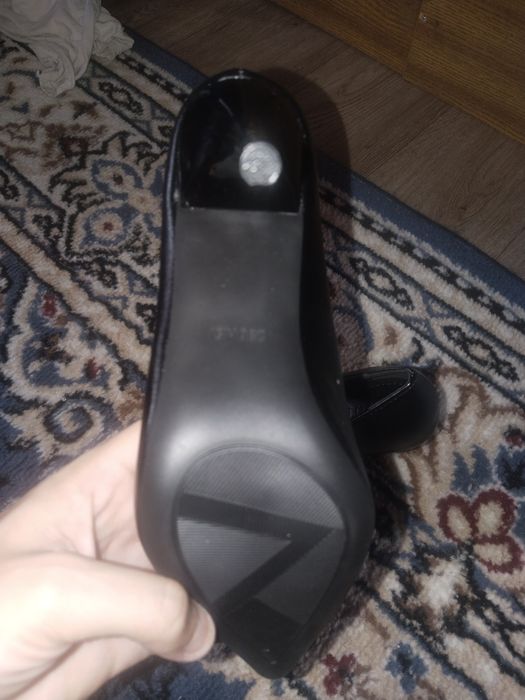 Продам женские обувь