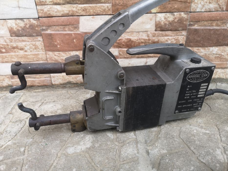 Италианска Машина за Точково заваряване  220Волта