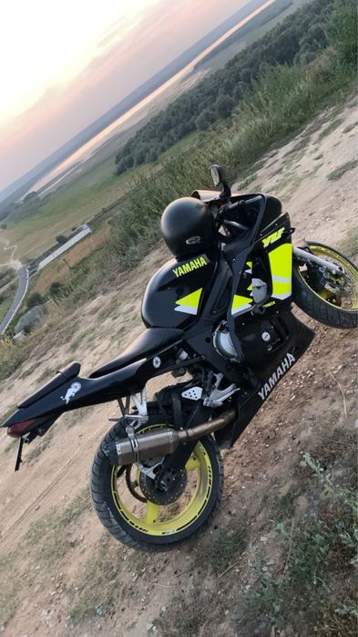 Spre vanzare Yamaha R6,pretul 2100 usor negociabil