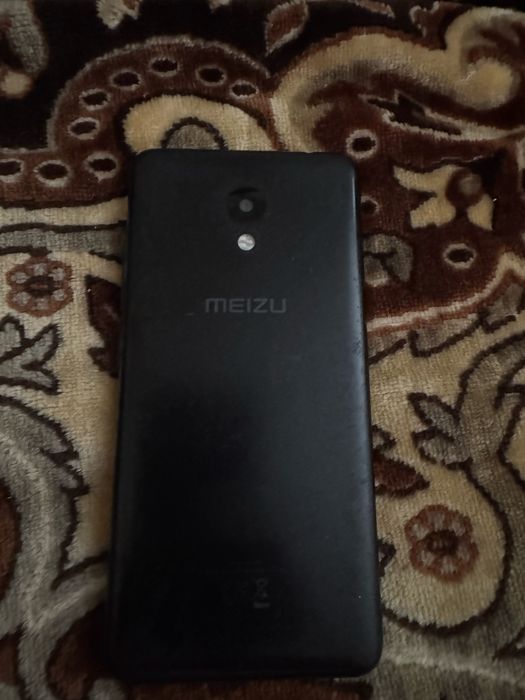 Продам нерабочий телефон