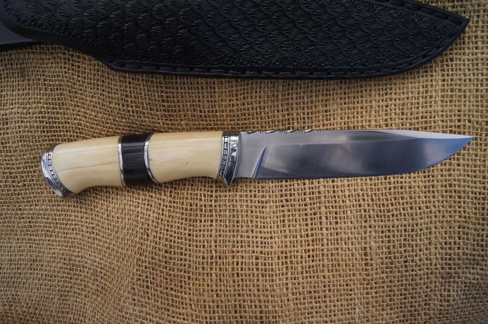 ЛОВЕН НОЖ РЪЧНА ИЗРАБОТКА - CPM S90V