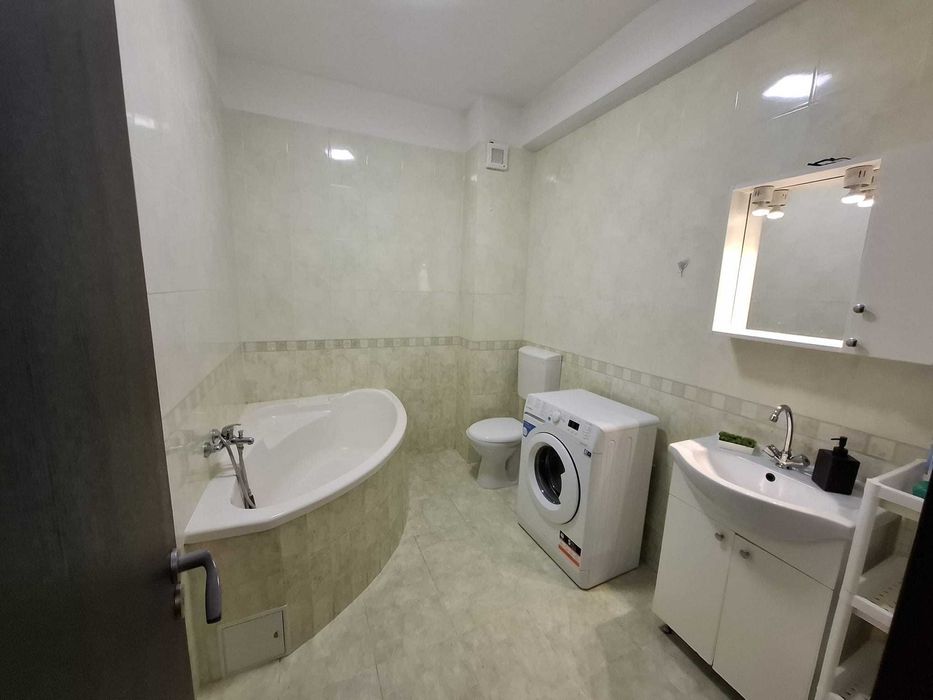 Inchiriez ap. 3 camere in M.R. (la intrarea in cartier din str. Osiei)