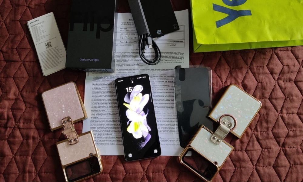 Samsung flip 4 256GB. Отлично състояние!
