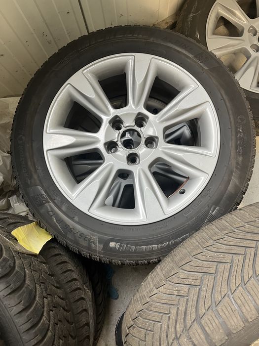 Гуми с джанти 17