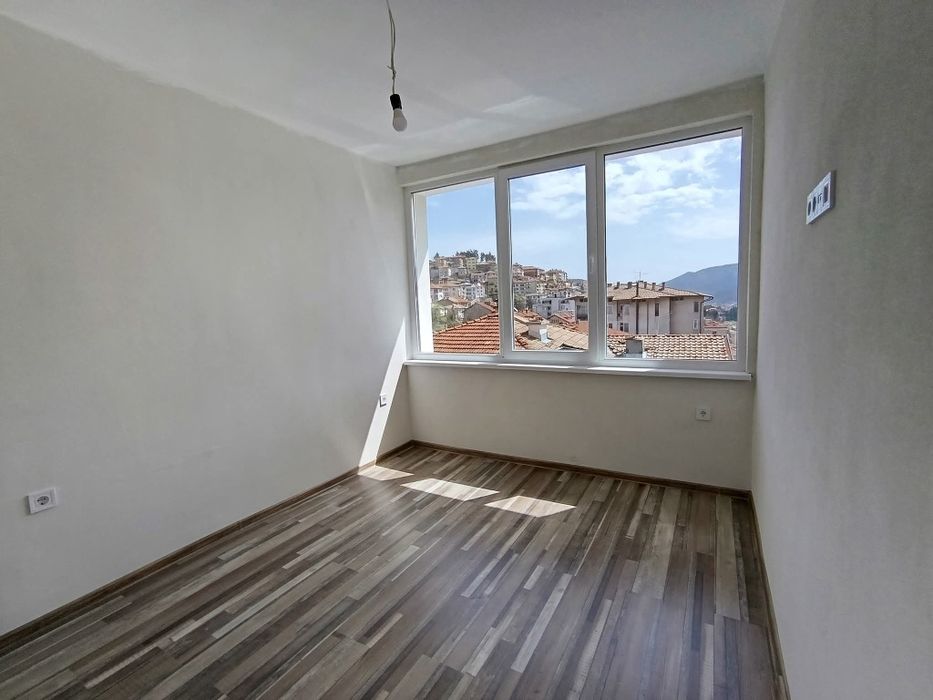 Продава четиристаен апартамент в топ центъра на гр.Смолян