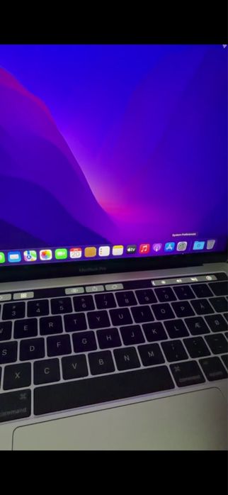 Macbook Pro 13 inch cu TouchBar A1706
