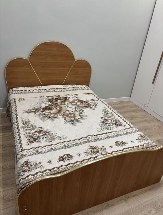 Продам двуспальную кровать