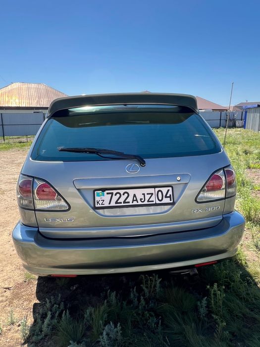 Машина лексус рх 300