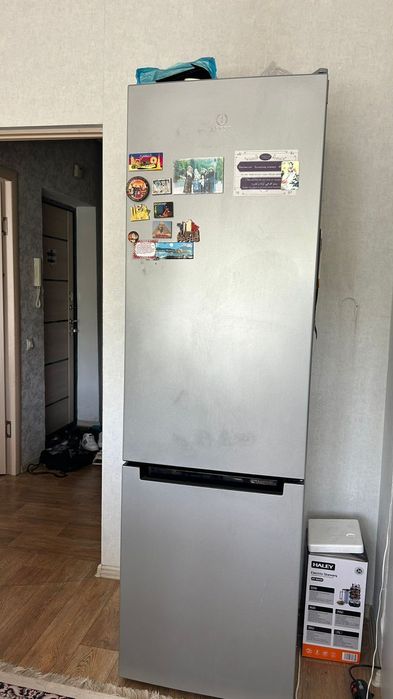 Продам холодильник Индезит