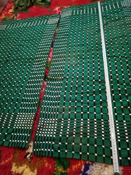 Продавам покривки за малки масички