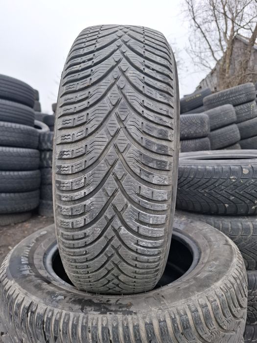 Vand set 4  anvelope 195 65 15 BFO de iarna bune