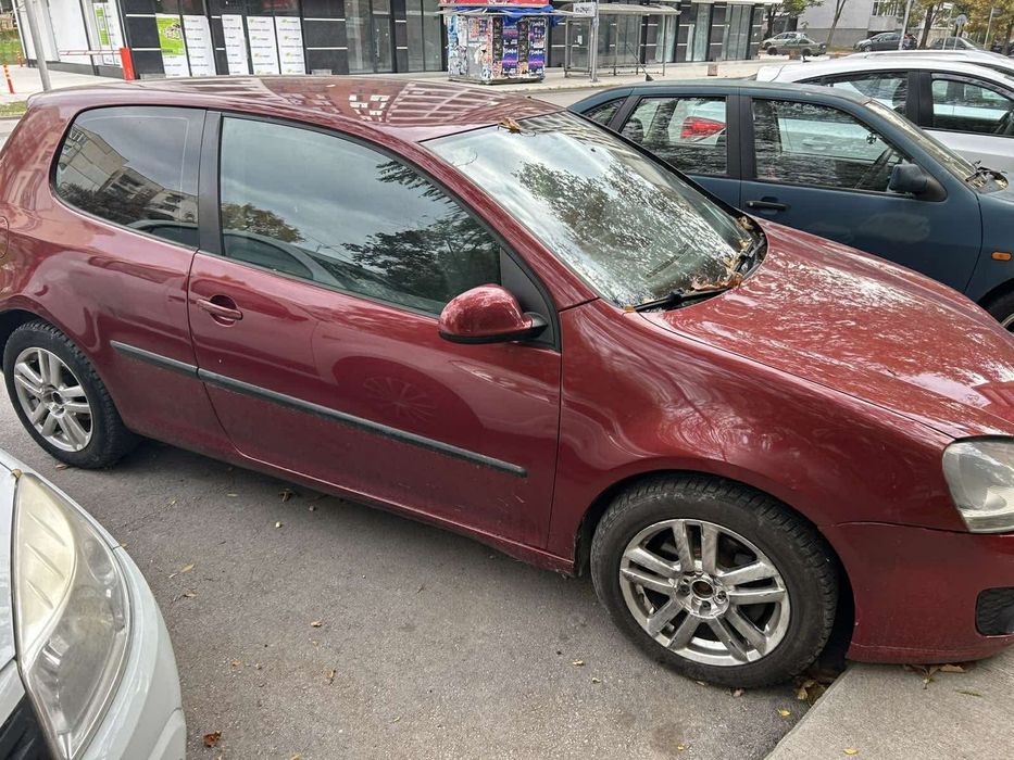 Продавам VW Golf 5