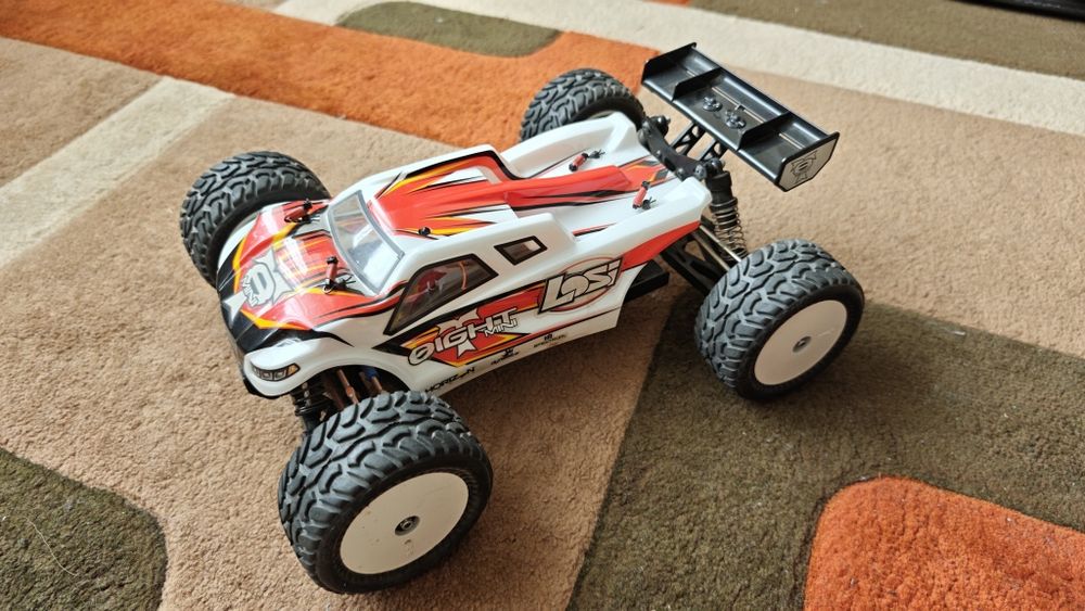 Losi Mini 8 тръги