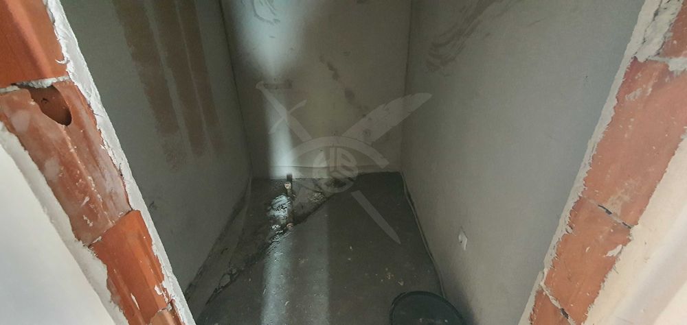 Продава се Двустаен апартамент в Пловдив, Остромила - 191 кв.м за 519 €/кв.м - Снимка #3