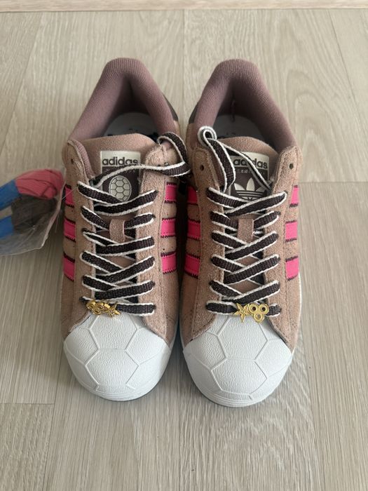 Продам кроссовки adidas