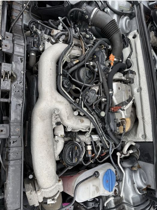 Motor CGKA  Audi A4 B8 2.7d 211744km 30zile garantie