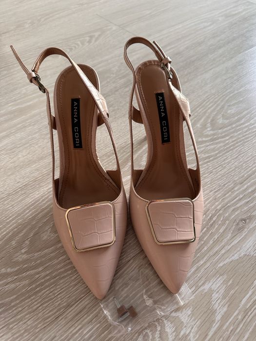 Pantofi crem Anna Cori