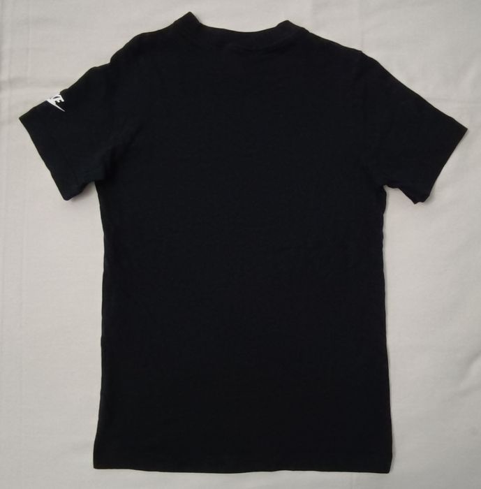 Nike Sportswear Repeat Tee оригинална тениска ръст 137-147см Найк