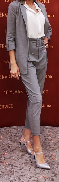 Женские брючные  костюмы