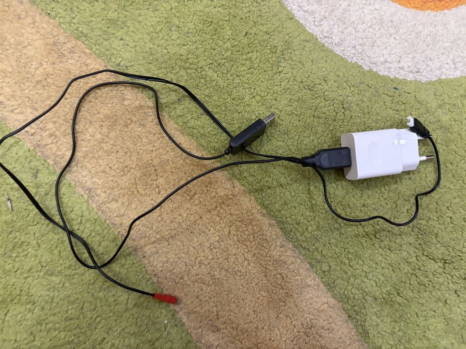 Дрон за снимаме  върви със зарадяно