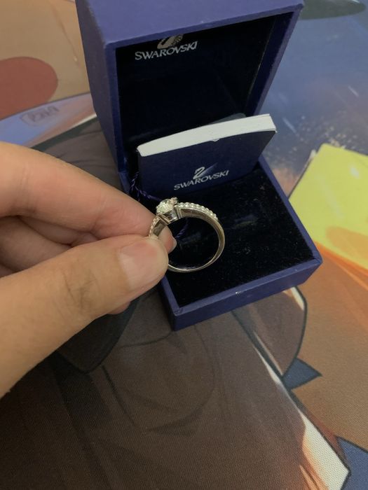 Продам кольцо Swarovski