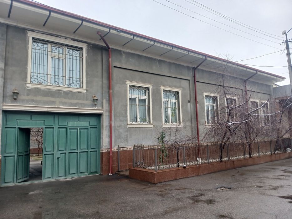 Xovli sotiladi Gilamsaroy orqasi