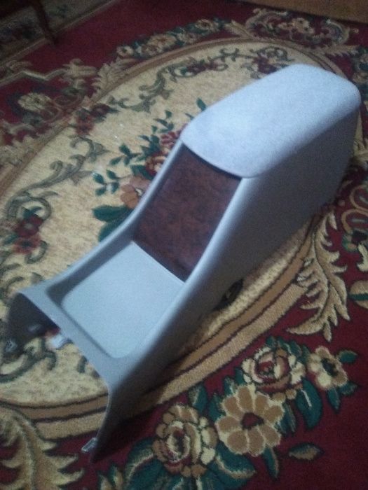 подлокотник на тойота надиа