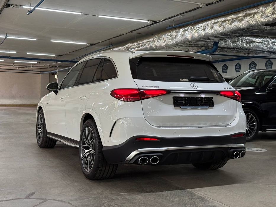 Mercedes Benz AMG GLC43